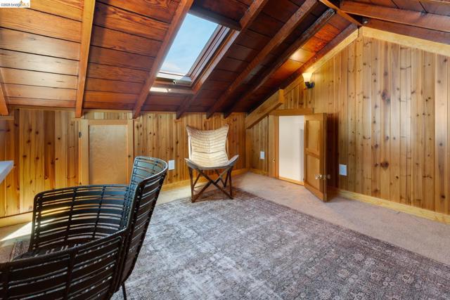 Image 23 of 38 For 812 19th St  