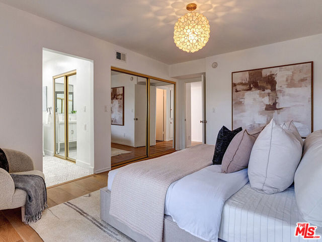 4776 La Villa Marina, Marina del Rey CA: https://media.crmls.org/mediaz/48877ca8-8ef0-4491-8150-bb65ff1e4a8d.jpg