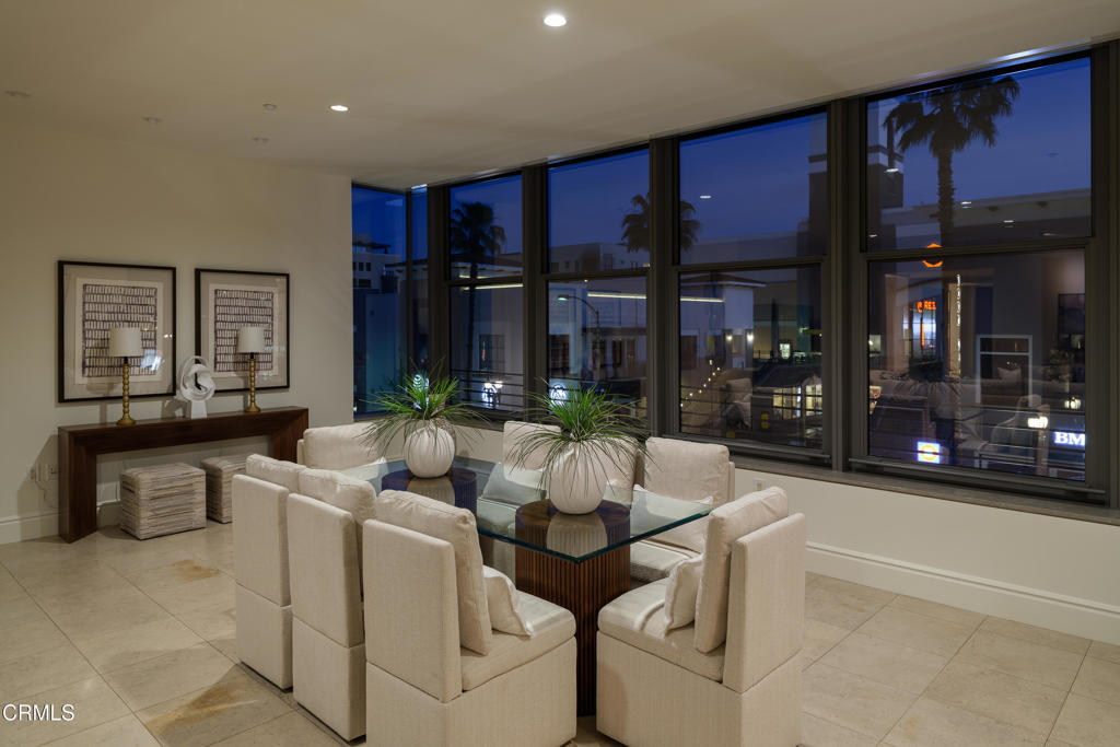 https://media.crmls.org/mediaz/4887b421-47cd-496b-85e2-71a76ad42581.jpg?preset=X-Large
