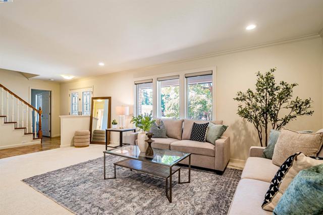 216 Salamanca Ct, San Ramon CA: https://media.crmls.org/mediaz/4887c8e9-4771-474e-a24b-22342e7581c4.jpg