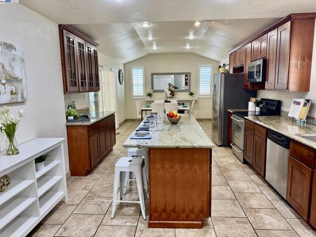 4955 Swindon Pl, Newark CA: https://media.crmls.org/mediaz/4888298e-98bc-4e04-ab22-8f562916d755.jpg