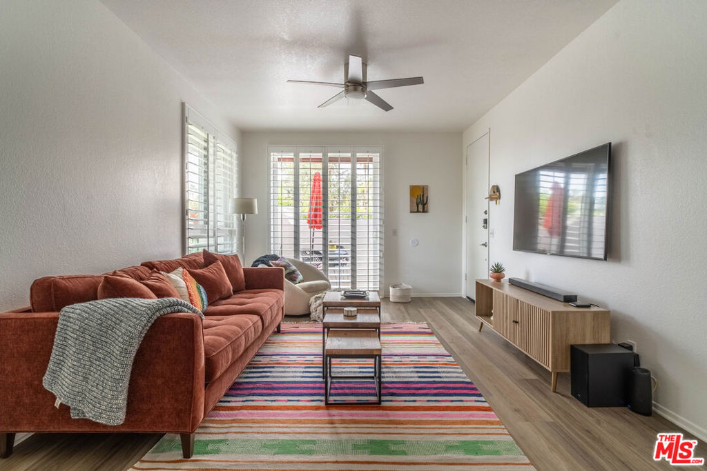 https://media.crmls.org/mediaz/48883e10-0731-4a6b-961f-252e78cf3f95.jpg?preset=X-Large