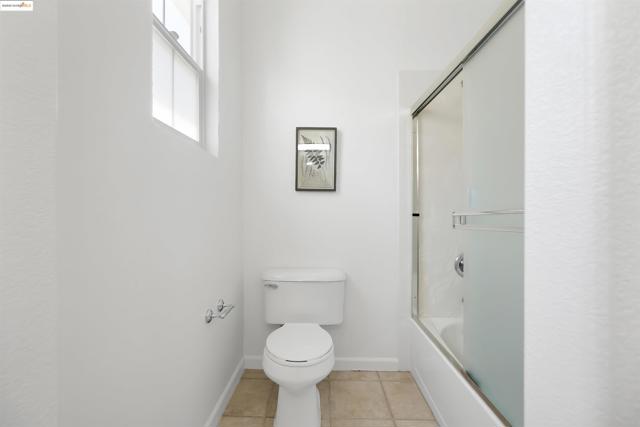 1165 Cottage Ln, Hercules CA: https://media.crmls.org/mediaz/4889b051-9256-4c09-aa10-47aaf4194beb.jpg