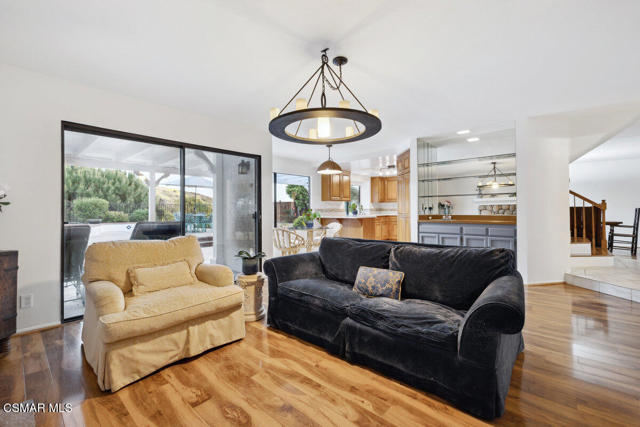 6690 Oak Springs Drive, Oak Park CA: https://media.crmls.org/mediaz/488b7140-6710-4204-98a4-eae83b0b129d.jpg