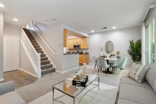 271 Washington Drive, Brentwood CA: https://media.crmls.org/mediaz/488bbaab-428d-4d0e-8480-b1a1f08b0e7c.jpg