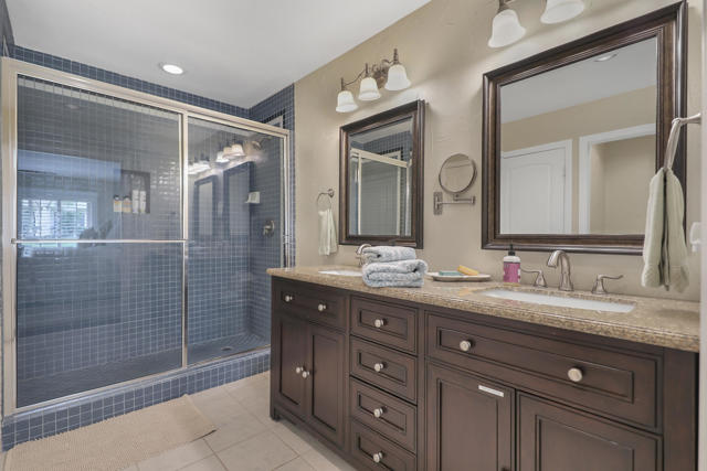 77463 Calle Mazatan, La Quinta CA: https://media.crmls.org/mediaz/488c20b9-e467-4783-8a6d-227ba4aec307.jpg
