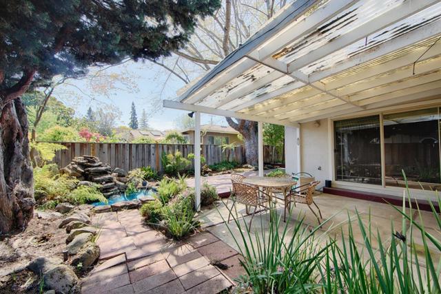 3810 Grove Avenue, Palo Alto CA: https://media.crmls.org/mediaz/488c3ac1-aa4a-4de2-a5c4-67ee26c5ff21.jpg