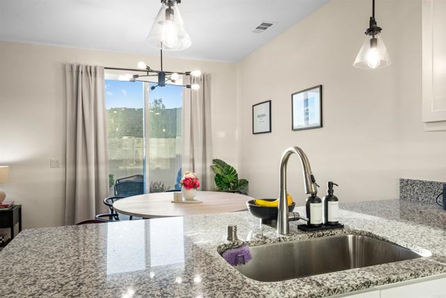 Detail Gallery Image 14 of 60 For 35190 Blossom Pl, Fallbrook,  CA 92028 - 3 Beds | 2/1 Baths