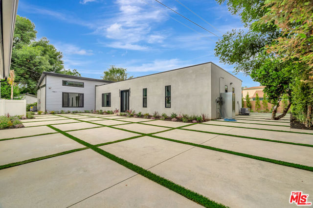 19513 Cantara Street, Reseda CA: https://media.crmls.org/mediaz/488c5de6-d538-44ef-80f1-b8d9cad85551.jpg