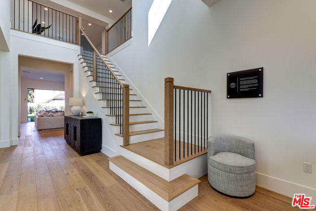 11729 Hartsook Street, Valley Village CA: https://media.crmls.org/mediaz/488c87d4-3baf-4154-a626-7892826d033e.jpg