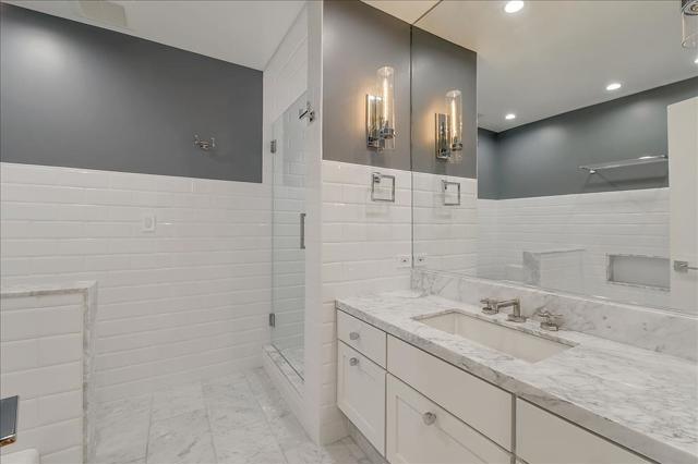 1203 N Sweetzer Avenue, West Hollywood CA: https://media.crmls.org/mediaz/488cfa04-17b6-41ca-aac7-0b98baacaba9.jpg