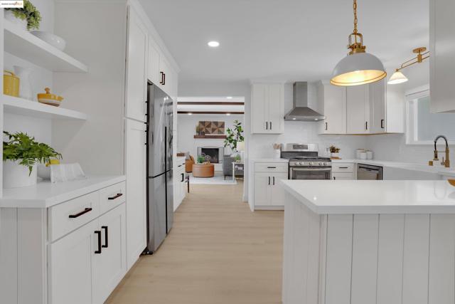 946 Notre Dame Ave, Concord CA: https://media.crmls.org/mediaz/488d13c4-9f41-4da2-a723-a93c47163672.jpg