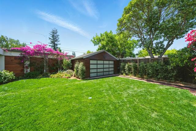 502 Palm Avenue, Los Altos CA: https://media.crmls.org/mediaz/488d6bf5-3b68-4f9c-a5cd-38fcc5e63e31.jpg