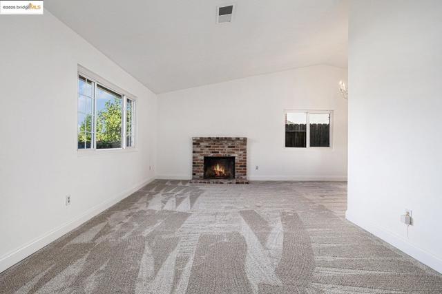 1916 Gamay DR, Oakley CA: https://media.crmls.org/mediaz/488d91d5-021a-4200-9ea9-84194e537b6e.jpg