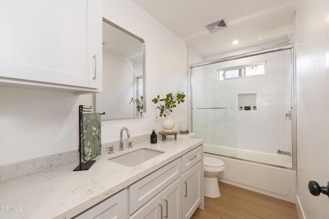 Detail Gallery Image 13 of 21 For 5842 Satsuma Ave #2,  North Hollywood,  CA 91601 - 2 Beds | 1 Baths