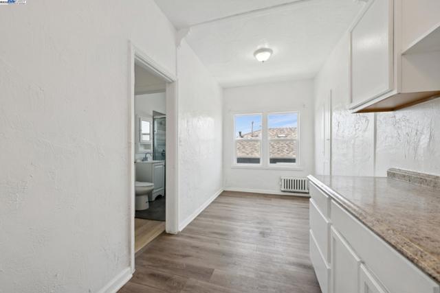 1360 Berkeley Way, Berkeley CA: https://media.crmls.org/mediaz/488dbfaf-3469-48bf-8844-e809fd50330f.jpg
