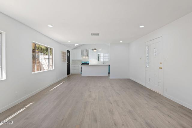 Image 4 of 74 For 7445 Balcom Avenue