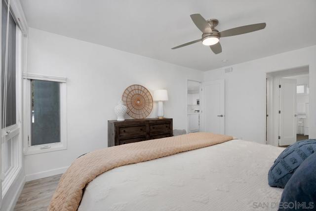 317 Pine Ave, Carlsbad CA: https://media.crmls.org/mediaz/488e057e-b28d-4e1b-bcc8-a978730bc1d2.jpg