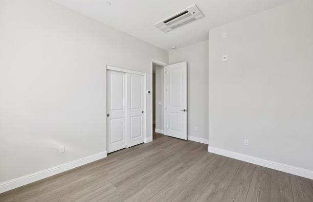 2425 Willow Way, San Mateo CA: https://media.crmls.org/mediaz/488eb541-705f-4042-b735-5319c7e22d72.jpg