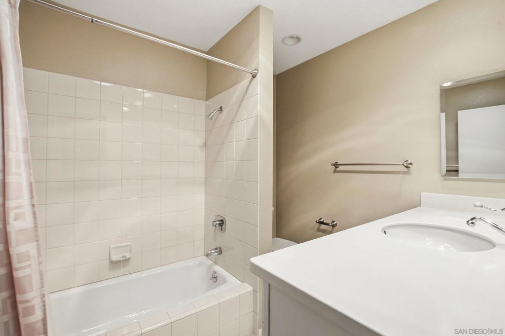 https://media.crmls.org/mediaz/488edf5a-a4d2-466c-821b-4ebc34d23008.jpg?preset=X-Large