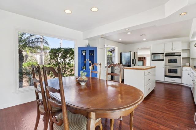 Detail Gallery Image 5 of 72 For 1607 Hunsaker St, Oceanside,  CA 92054 - 4 Beds | 3 Baths