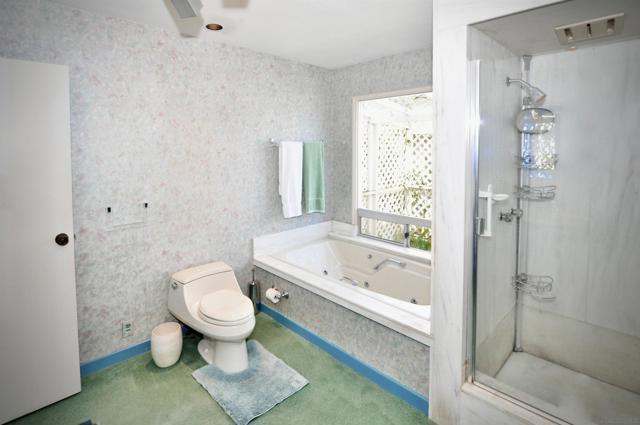 8294 Prestwick Dr, La Jolla CA: https://media.crmls.org/mediaz/488f9cba-8082-4c2c-bfd2-5ce6aad93ebc.jpg