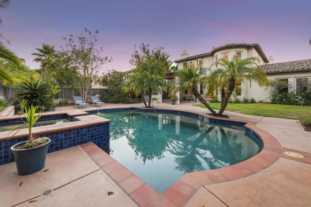 7424 La Mantanza, San Diego CA: https://media.crmls.org/mediaz/48902a54-729d-4325-8526-0d4217dda17d.jpg
