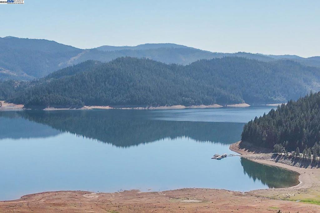 https://media.crmls.org/mediaz/4890f5cc-453f-4cde-8448-da3a47b3ab6d.jpg?preset=X-Large