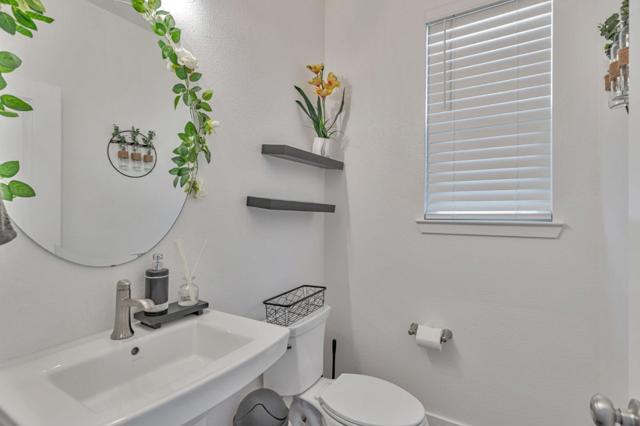 1180 Cherry Peak Way, Hollister CA: https://media.crmls.org/mediaz/48925c9c-d653-43a4-994b-ab17a1228b63.jpg