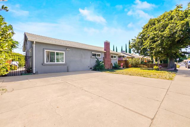Image 1 of 23 For 2946 Christina Ave