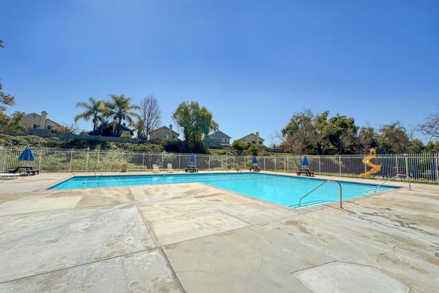 Detail Gallery Image 29 of 39 For 5349 Gooseberry Way, Oceanside,  CA 92057 - 3 Beds | 2/1 Baths