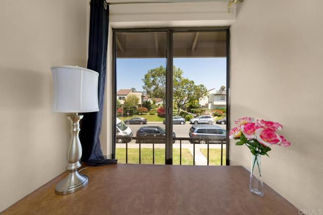 Image 16 of 32 For 9542 Easter Way