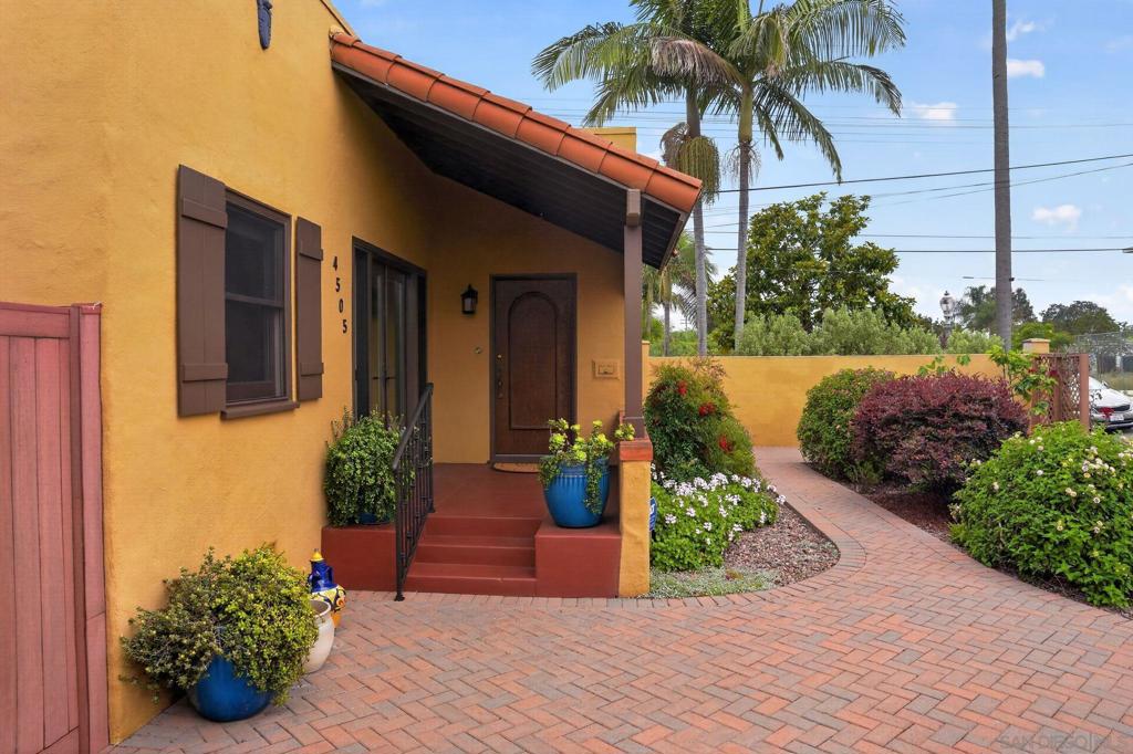 4505 Van Dyke Avenue - photo 4