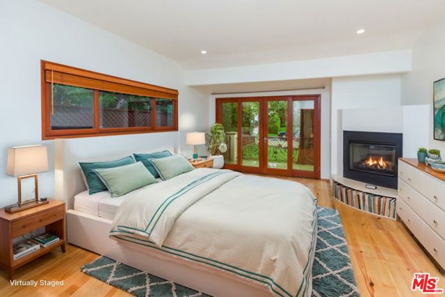10734 Lindbrook Drive, Los Angeles CA: https://media.crmls.org/mediaz/4893beb9-6263-4e06-8c4f-943b1d14444c.jpg