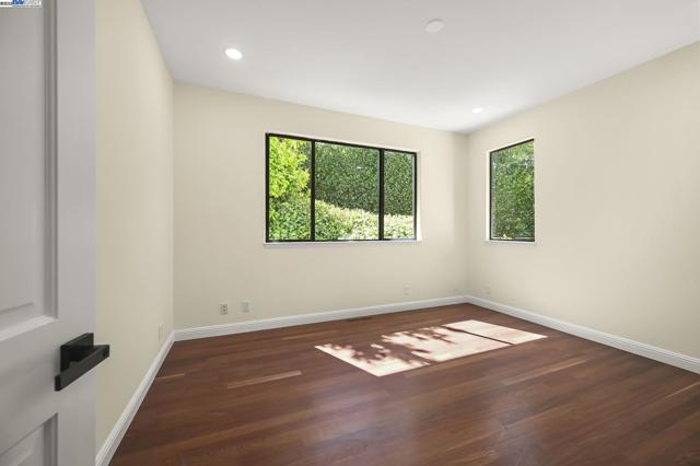 Image 28 of 52 For 783 Solana Dr