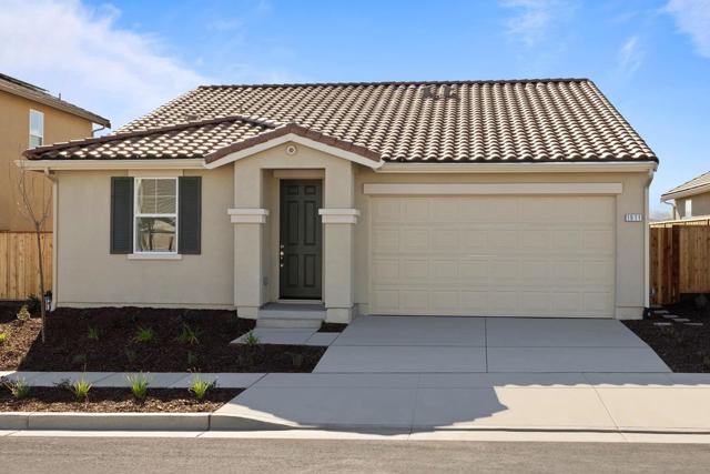 1911 Hydrangea Dr, Hollister CA: https://media.crmls.org/mediaz/489415eb-bcbb-4260-9a84-c6ddb43b2cc4.jpg