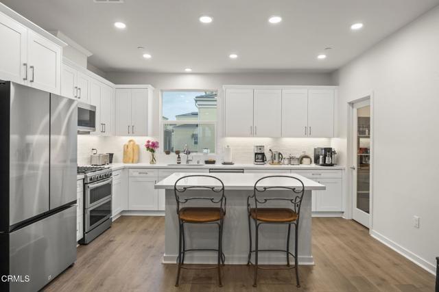 Detail Gallery Image 16 of 55 For 745 Winchester Dr, Oxnard,  CA 93036 - 4 Beds | 3/1 Baths
