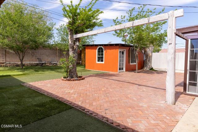 38251 Lisman Avenue, Palmdale CA: https://media.crmls.org/mediaz/4895872b-18a2-4b3e-bedc-4aba97a13dfa.jpg