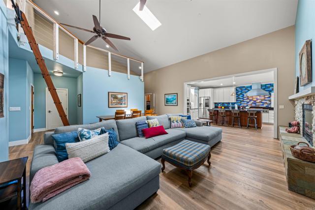 Detail Gallery Image 5 of 53 For 11915 Fuerte Vista Ln, El Cajon,  CA 92020 - 6 Beds | 4/2 Baths