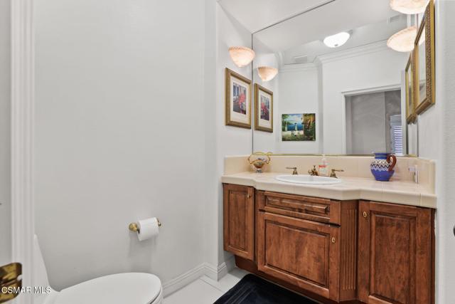 20253 ViA Galileo, Porter Ranch CA: https://media.crmls.org/mediaz/4896ed14-91b8-4a0f-b82a-5a8318bc8fc8.jpg