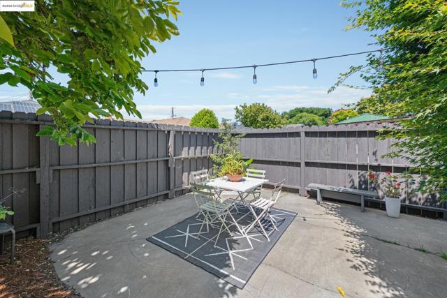 2835 Gaynor Ave, Richmond CA: https://media.crmls.org/mediaz/4898729f-cd28-4164-a1c8-fa5d7aaa925d.jpg
