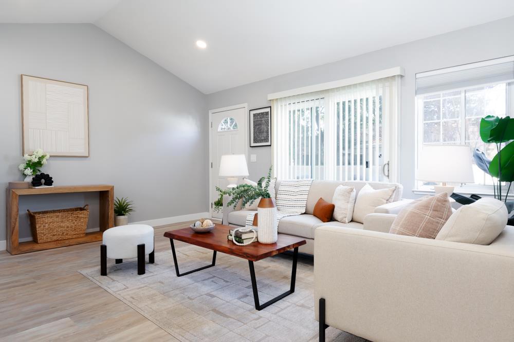 744 Northrup Street #542