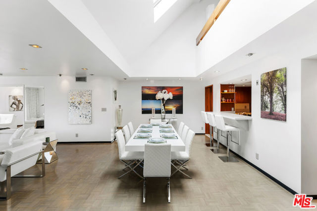 851 N Kings Road, West Hollywood CA: https://media.crmls.org/mediaz/4898c723-53eb-447e-8c2a-8519fd0081af.jpg