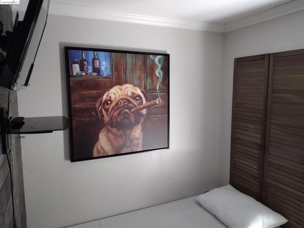https://media.crmls.org/mediaz/4898f732-9bcd-483f-95d8-23205d05649c.jpg?preset=X-Large