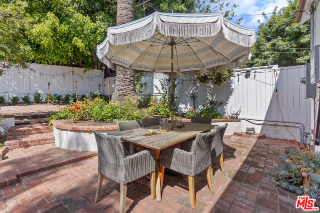 10517 Cheviot Drive, Los Angeles CA: https://media.crmls.org/mediaz/4899ee9e-645c-425e-ae31-7bb30269c6f5.jpg