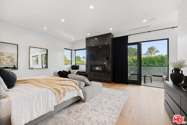 14812 Morrison Street, Sherman Oaks CA: https://media.crmls.org/mediaz/489a1158-418f-4d94-b4ef-f8b3017b0d21.jpg