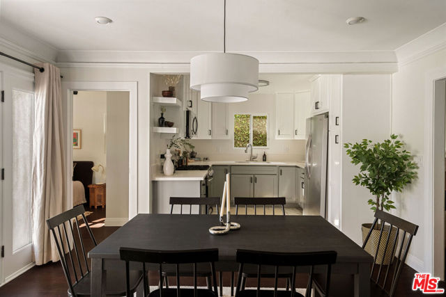 5748 7th Avenue, Los Angeles CA: https://media.crmls.org/mediaz/489a4ee1-52ee-4876-a3e6-8ad593582bbd.jpg