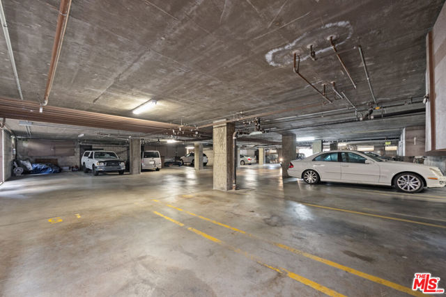 2016 Euclid Street, Santa Monica CA: https://media.crmls.org/mediaz/489abc7e-3df6-4f90-9d23-b40470bd7293.jpg