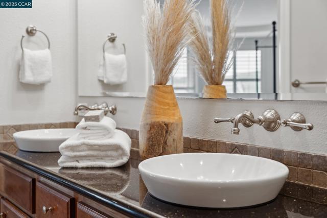 460 Silver Hollow Drive, Walnut Creek CA: https://media.crmls.org/mediaz/489b708e-bee5-4f1e-a866-4b0a9384dc4c.jpg