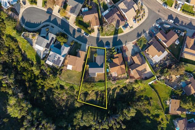 8973 CARLEY CIR, San Diego CA: https://media.crmls.org/mediaz/489b7e24-8932-4eca-abb2-580c39868923.jpg